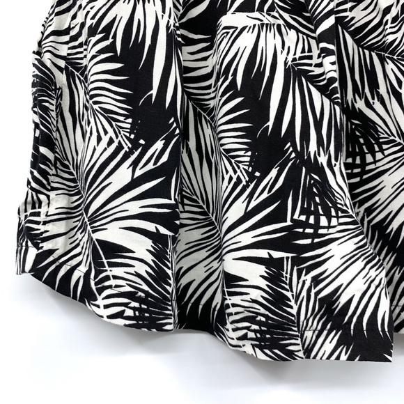 H&M Black White Floral Palm Leaf High Waist Shorts - Picture 6 of 6